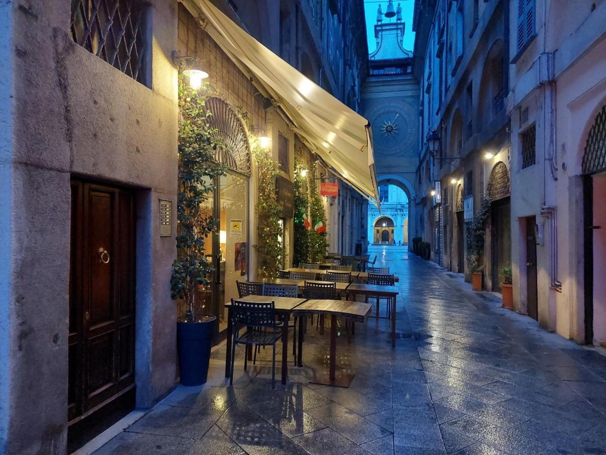Hotel Fiordiluna, Nel Cuore Di Brescia Exterior foto